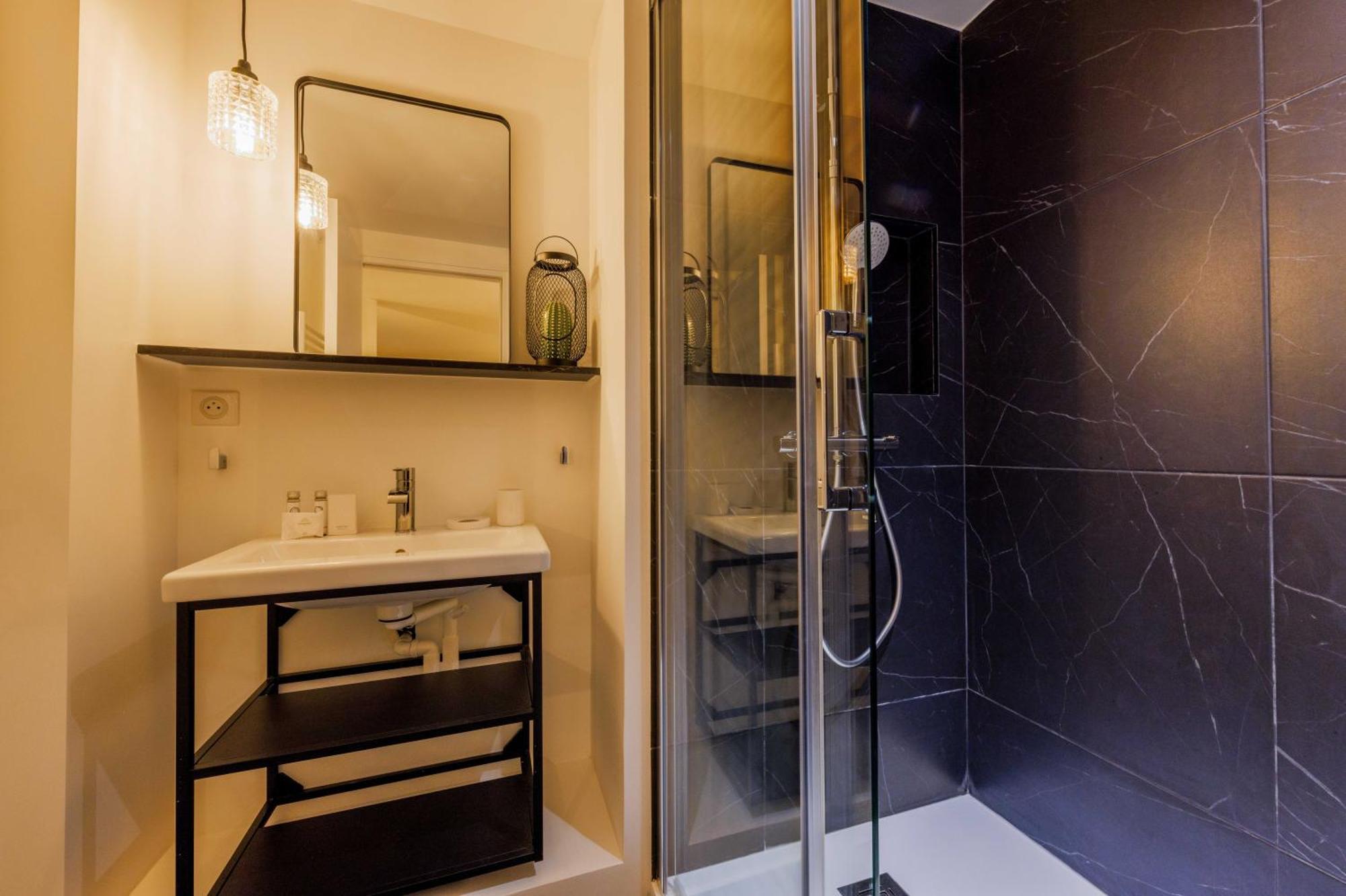 Exceptionnel Duplex A Proximite De Montmartre! Appartement Parijs