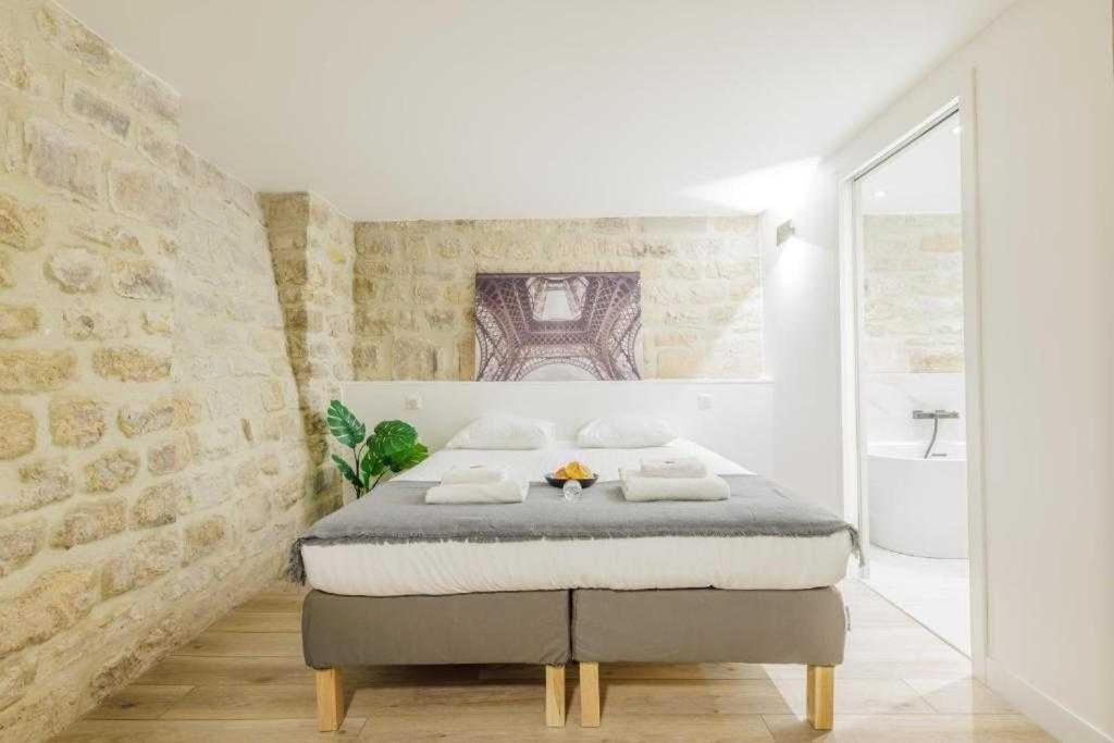 Appartement Exceptionnel Duplex A Proximite De Montmartre! Parijs